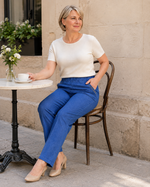 Zeieli AI gallery pantaloni-denim-cu-talie-elastica denim-albastru zeieli-ai-lifestyle-v1 4