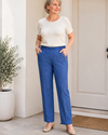 Zeieli AI gallery pantaloni-denim-cu-talie-elastica denim-albastru zeieli-ai-lifestyle-v1 5