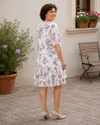 Zeieli AI gallery rochie-albastra-cu-imprimeu-floral alba zeieli-ai-lifestyle-v1 3